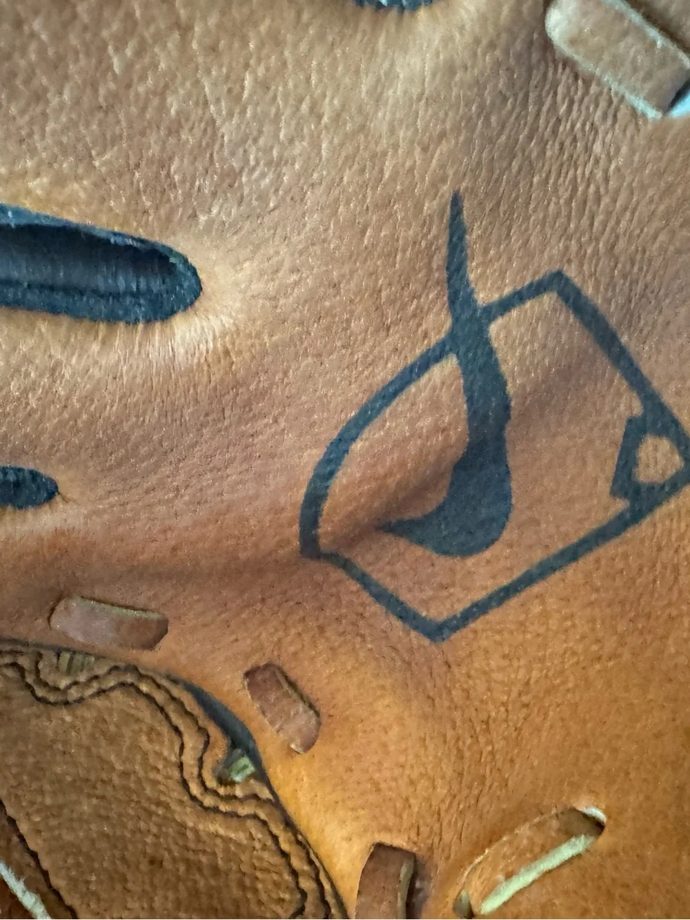 Nike KDR-1200 11” Baseball Softball Glove Right Hand Nike Brown and Tan Leather